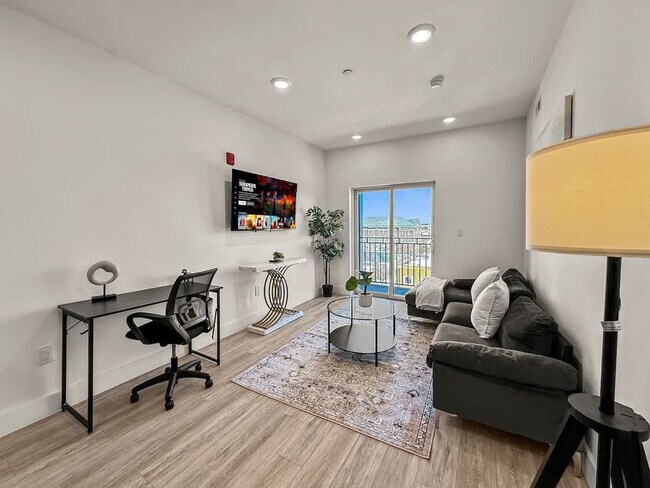 Photo - 2400 E Huntingdon St Unit ID1075543P