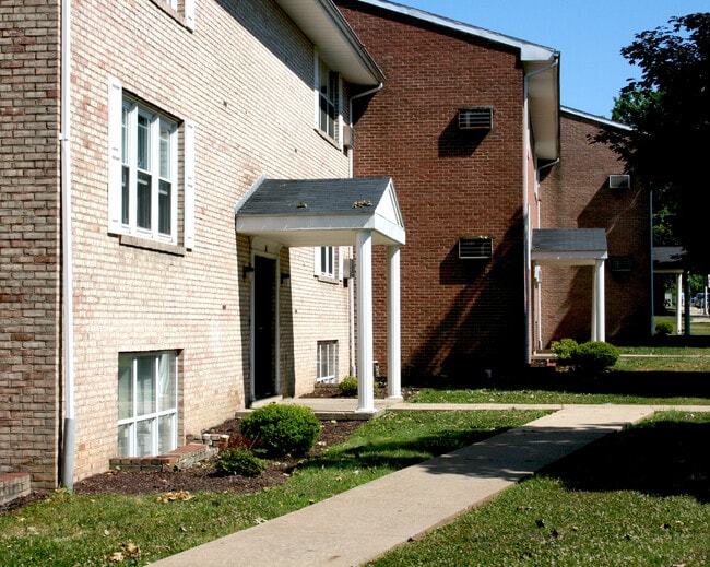 Maple by Traverse Commons Apartments Townhomes for Rent Indiana, PA