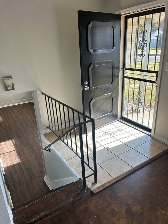 Photo - 4558 Almo Ave