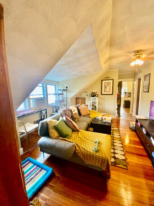 Photo - 1032 Hope St Apartamentos