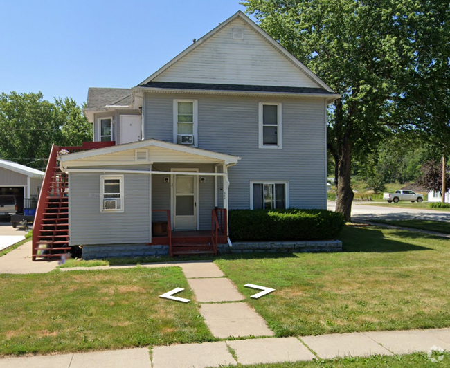 Building Photo - 504 Elm St Unit 4 Rental