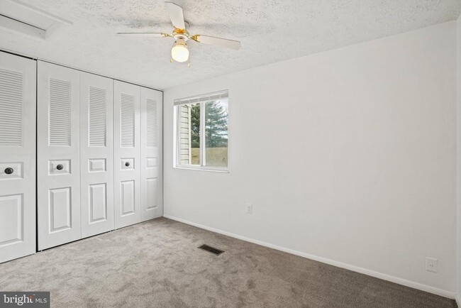 Photo - 3525 Laurel View Ct