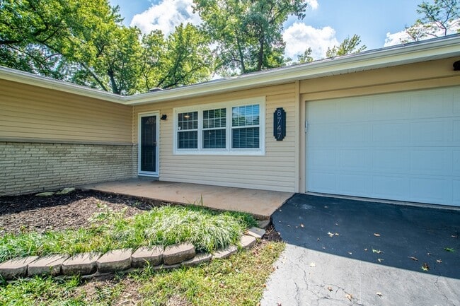 8747 Kathy Ct