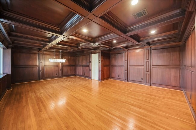 Building Photo - 4031 Fernwood Dr