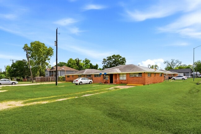 Photo - 3406 E Lockwood Dr