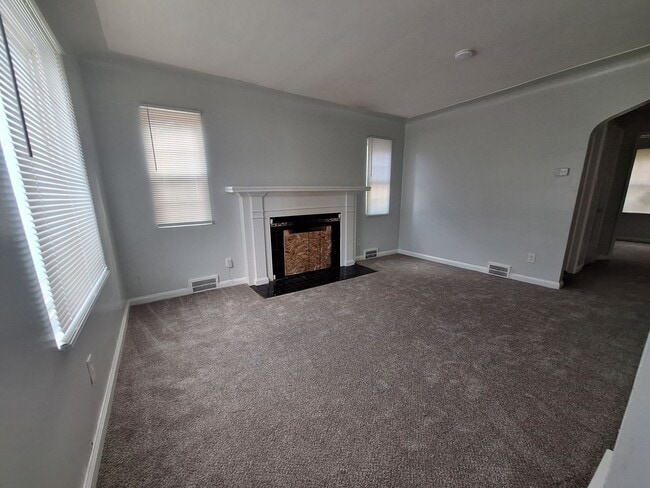 Photo - 11243 Roxbury St