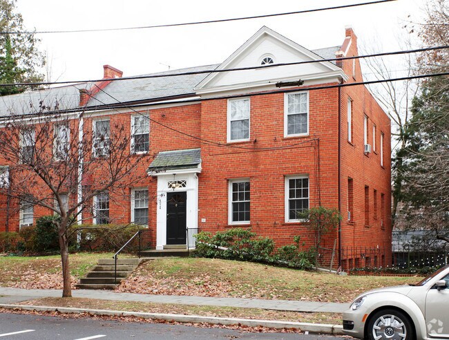 Building Photo - 4024 Calvert St NW