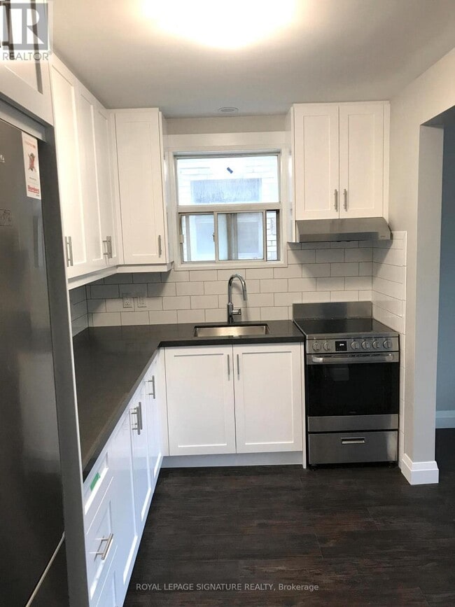 Photo - 273 Lakeshore Rd E