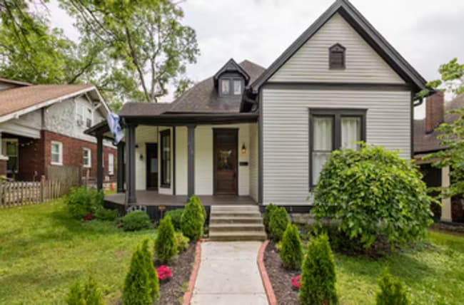 Building Photo - Beautiful Furnished 3 Bedroom Shelby Ave Home in East Nashville