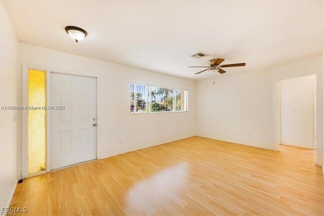 Photo - 915 SE 20th St