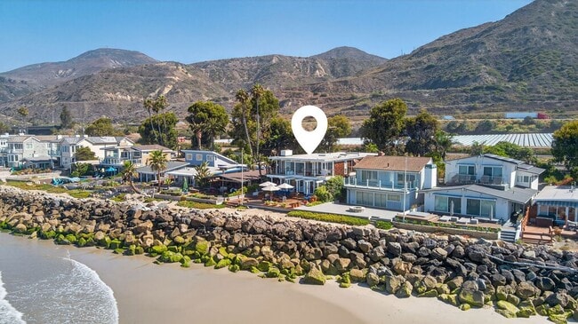 Building Photo - 5432 Rincon Beach Park Dr Rental