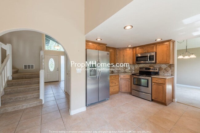 Photo - Spacious 3 Bedroom Home in Happy Valley - Large Fenced Yard!