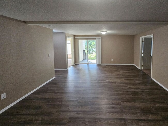 Photo - 703 Sitka Deer Ct NW