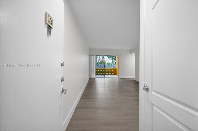 Photo - 9715 Fontainebleau Blvd Unidad E108