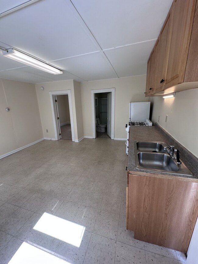 Photo - 9 Lakeview Terrace Unit APT 3