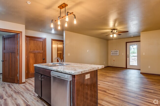 2 BR, 2 BA - 1,129SF