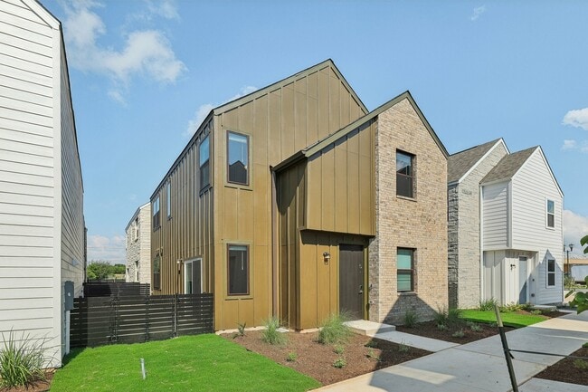 Exterior - Casitas at Plum Creek
