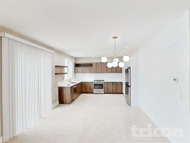 Photo - 6007 NE 60th Ave