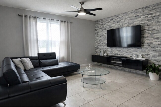 Photo - 417 Tanglewood Dr