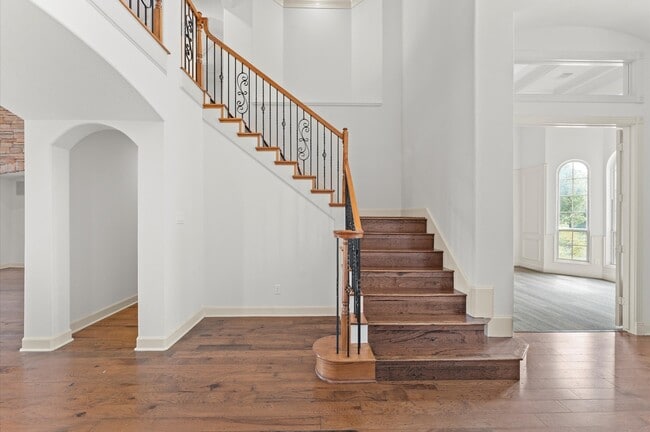 Photo - 3 N Beech Springs Cir