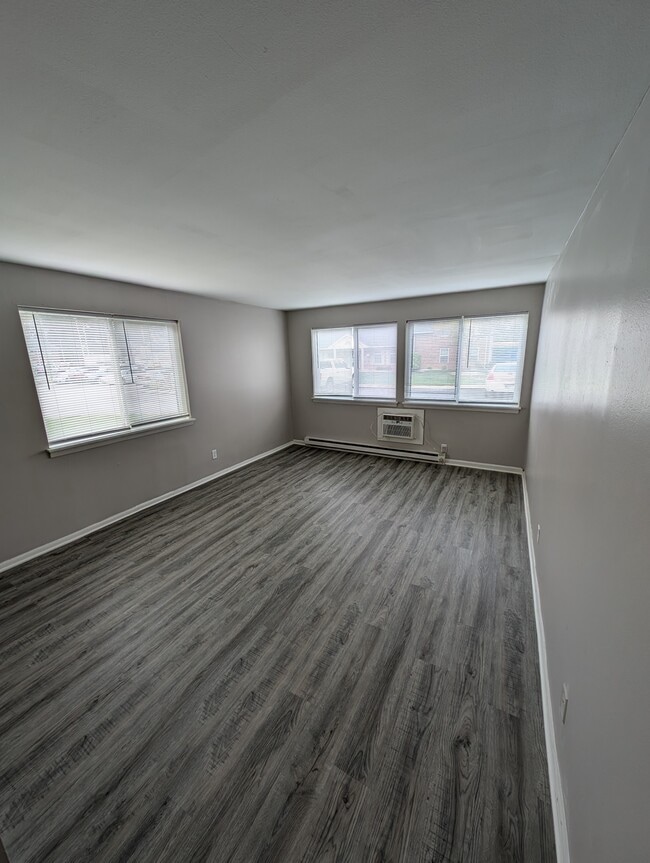 Photo - Chase Manor Apartments Unit 111