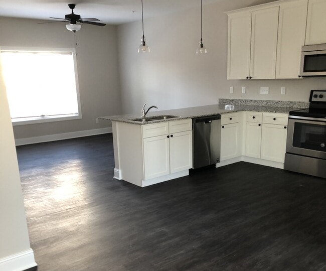 Photo - 2 BD 2.5 BA TOWNHOME FOR RENT NEAR TTU Unit G101