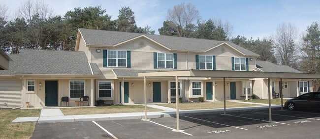 Photo - Pine Ridge Apartments
