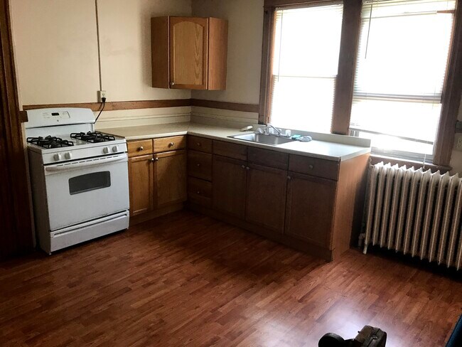 Photo - 6 Federal St Unit Upper