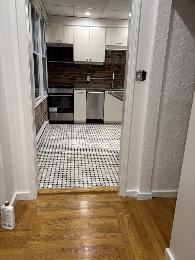 Building Photo - 85 N Margin St Unit 1 Rental
