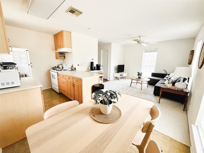 Photo - 3127 Bernardo De Galvez Ave