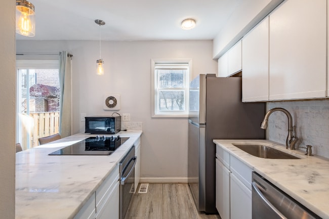 Photo - 2428 Grandview Ave