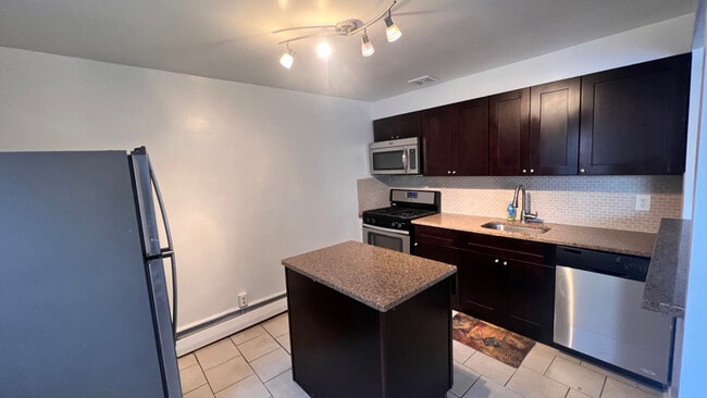 Photo - 1332 Faunce St Unidad 2