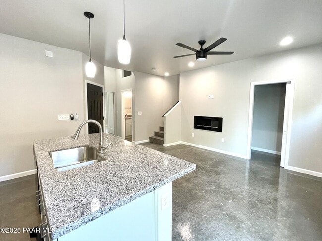 Photo - 720 N Walnut St Unit 11