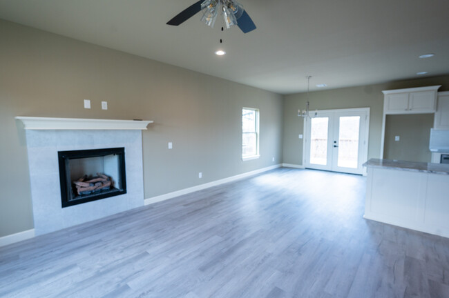 Building Photo - 514 Oak Ridge Dr Rental