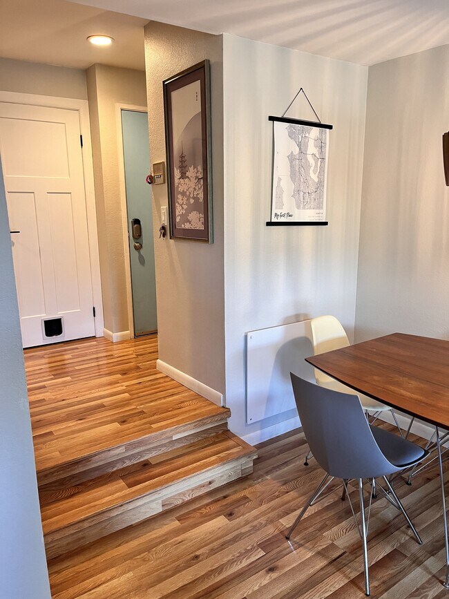 Entry Way - 2421 SW Trenton St Unit 209