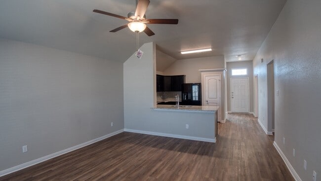 Photo - 607 Fallbrook Dr