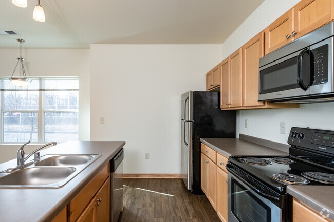 2BR, 2BA - 1,438SF