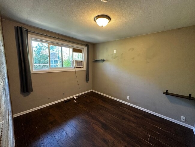 Photo - 636-400 NW East Thornton Lake Dr
