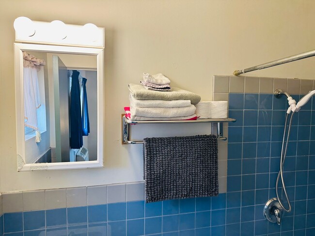 Photo - Furnished Studio Near Hospitals with WiFi,... Unidad 26