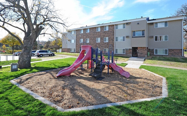 Lonnie Adkins Court