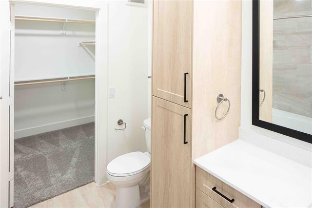 Photo - 108 N US Hwy 377 Unidad 411