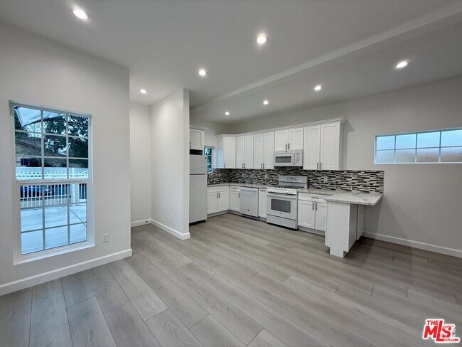 Building Photo - 7701 Vantage Ave Rental