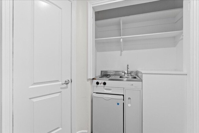 Photo - 11661 Erwin St Unidad 07