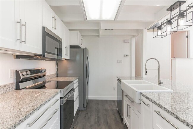 Photo - 2200 Trailside Dr