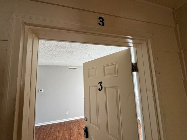 Photo - 908 4th Ave W Unit Apt 3