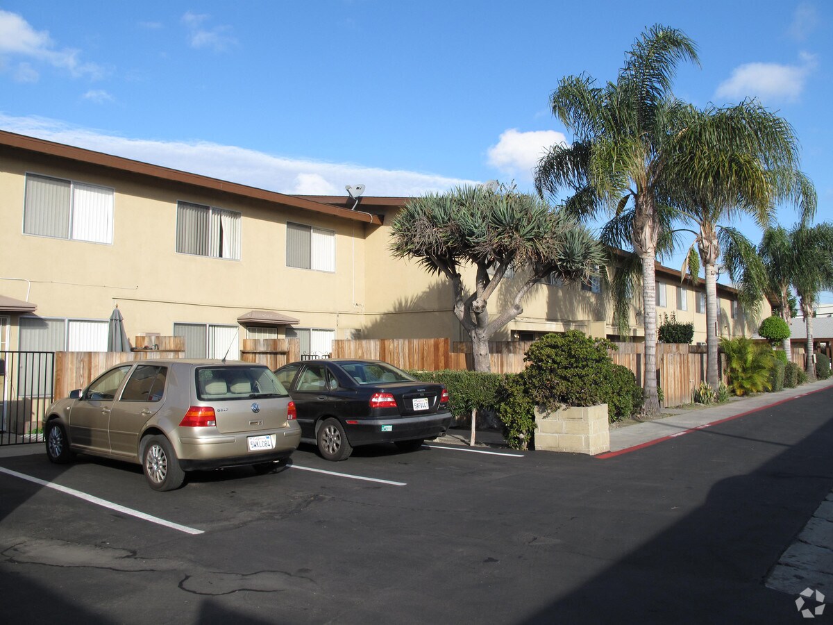 Photo - Lakewood Townhouse Apartments