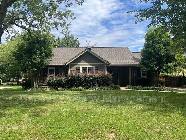 Photo - 203 Walker Way House
