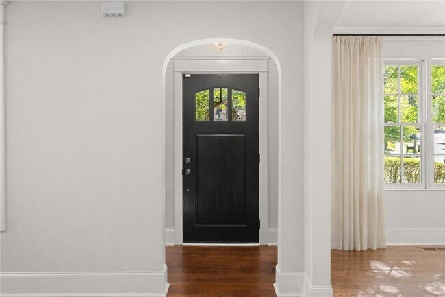 Photo - 1785 Meadowdale Ave NE