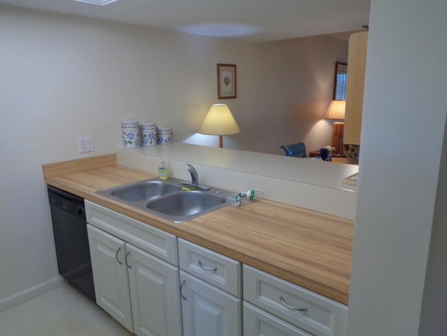 Photo - 5527 NE Gulfstream Way