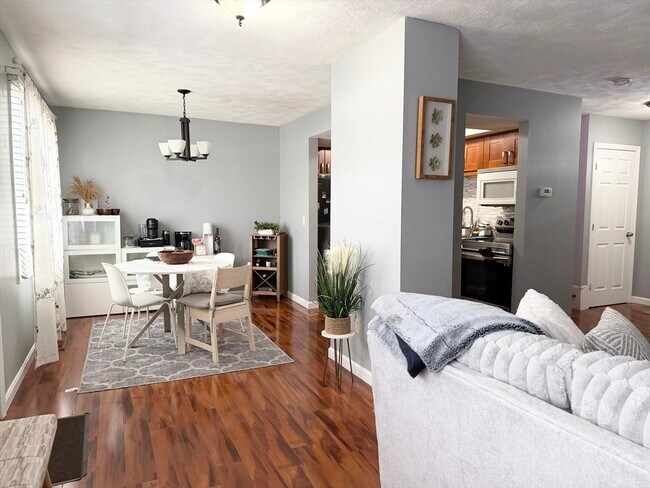 Photo - 112 Lowell St